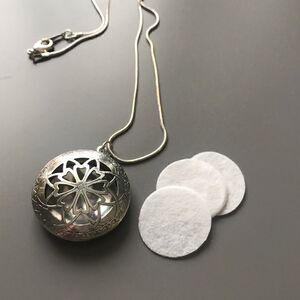 Silver diffuser necklace  